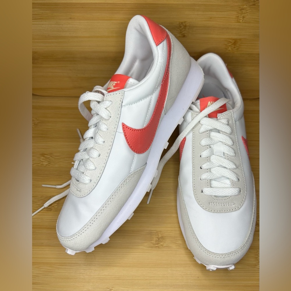 Nike Daybreak 'White Magic Ember' Women size 7 NIB. BRAND NEW NEVER WORN!!